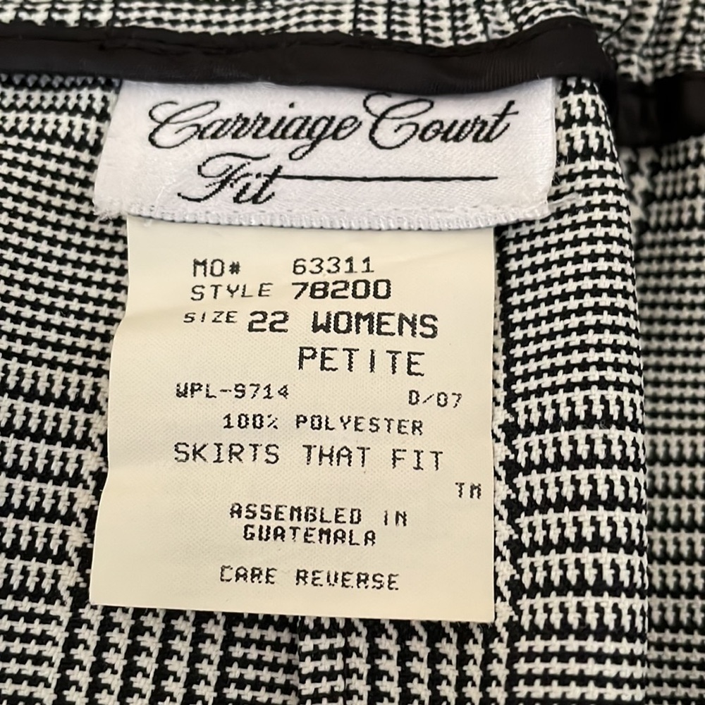 Carriage Court Skirt Size 22P - Picture 4 of 4